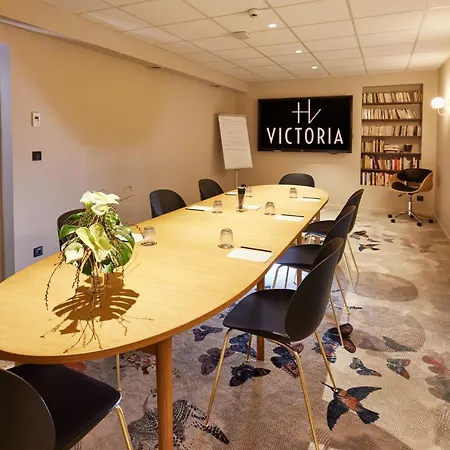 Victoria Hotel 4*